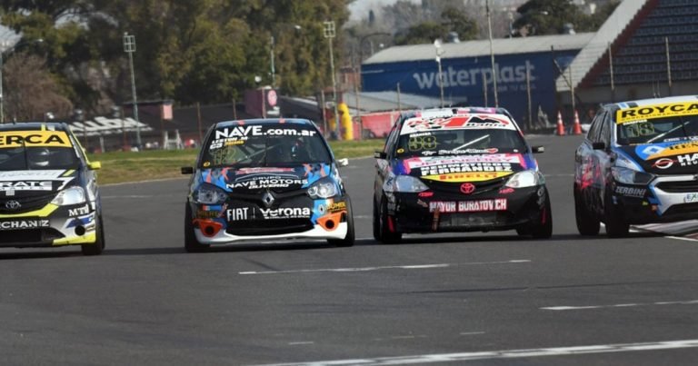 Cuatro autos y final de película en el Turismo Pista: Canapino ganó una carrera que pasó a la historia