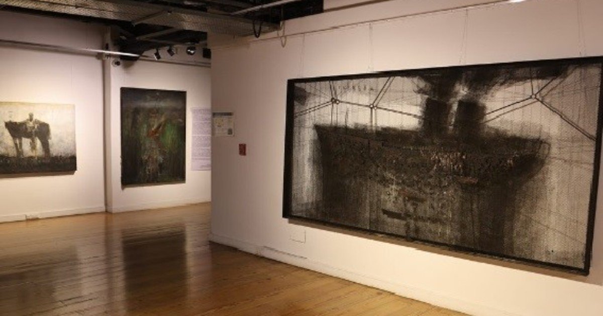 "Los Patriotas": La muestra de Gustavo López Armentía que resignifica la historia argentina en la UCA