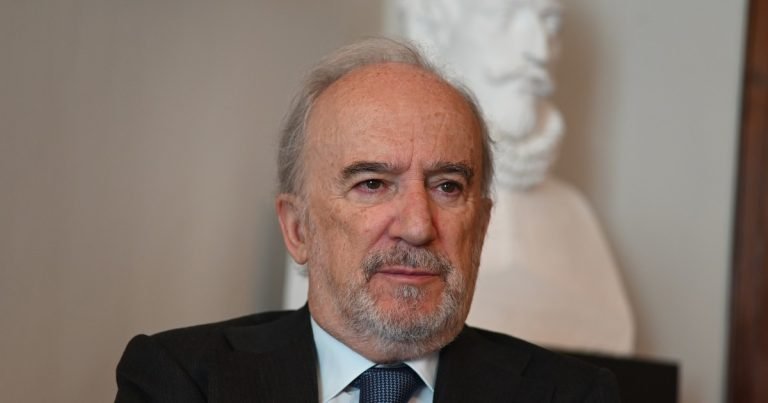 Santiago Muñoz Machado, director de la RAE: "Destrozando la lengua, no se termina con la discriminación"