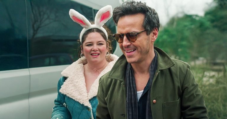 La serie "Demasiado" no es mucho, pero sí suficiente como para entretenerse un rato con las cosas del querer