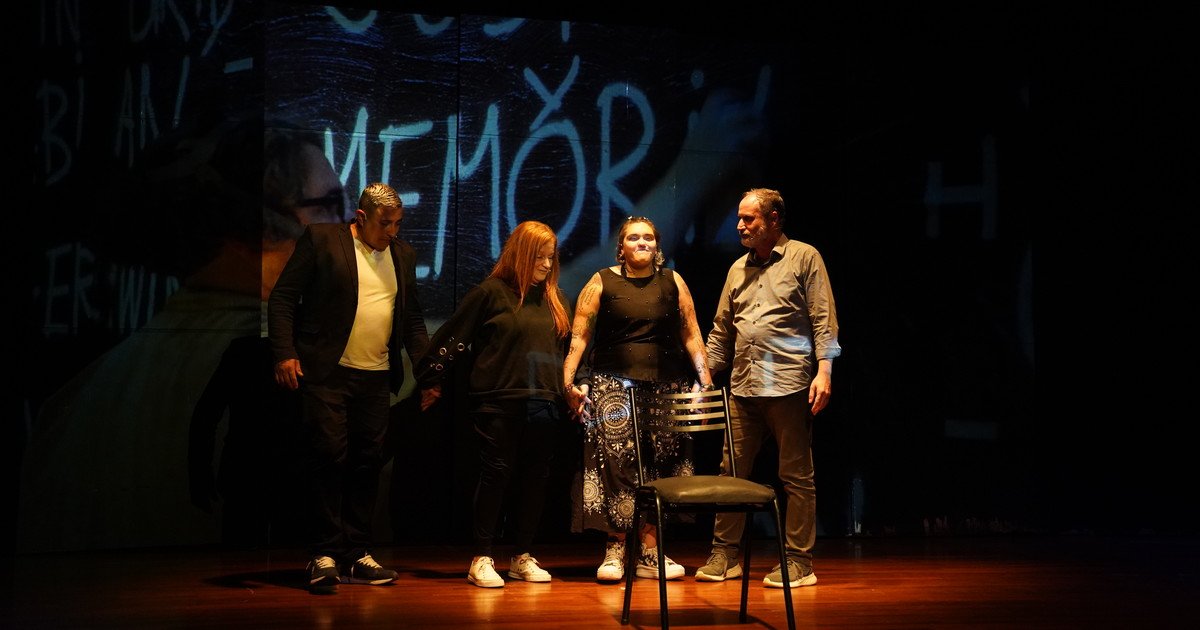 La silla vacía, la obra sobre los seres queridos que ya no están por culpa del criminal atentado a la AMIA