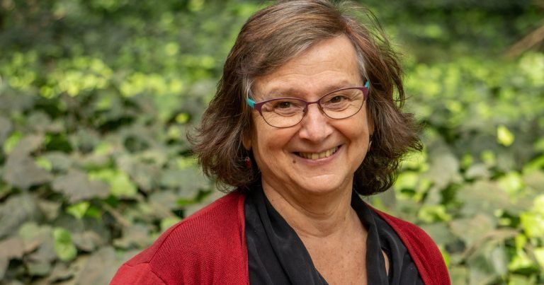 Maestra de escritores: Clara Obligado comparte las claves de su legendario taller literario