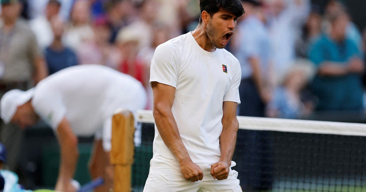 Alcaraz sigue con su marcha triunfal para ir a la caza de su tercer Wimbledon consecutivo y meterse en el club de Borg, Federer, Sampras y Djokovic