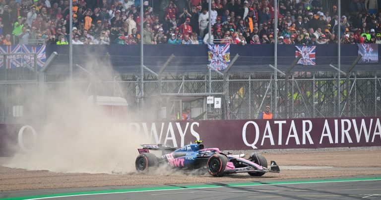 Franco Colapinto y un fin de semana negro en el GP de Gran Bretaña: un auto que no arranca y el peligroso acercamiento de Briatore con Toto Wolff