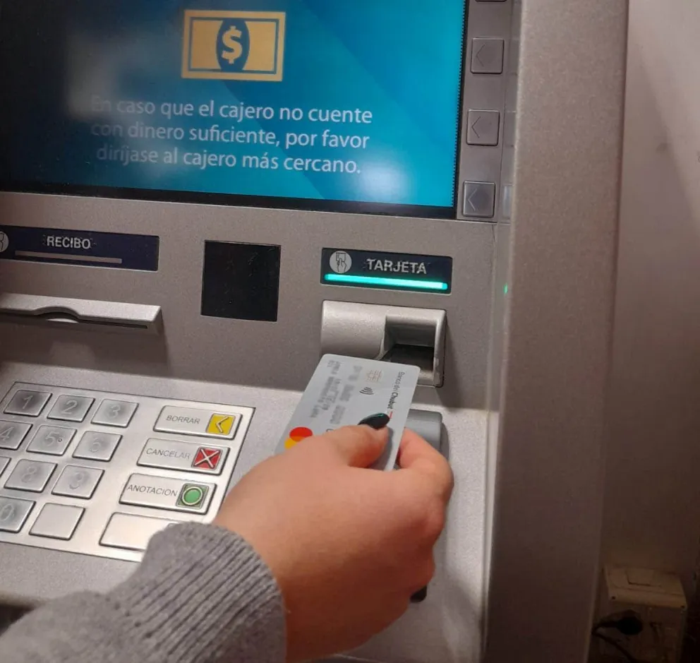 Empleados públicos y jubilados de la provincia cobrarán sus sueldos el viernes 4