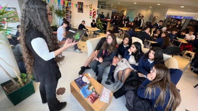 El Centro Cultural Provincial realiza visitas guiadas y ofrece actividades para estudiantes, familias y público en general