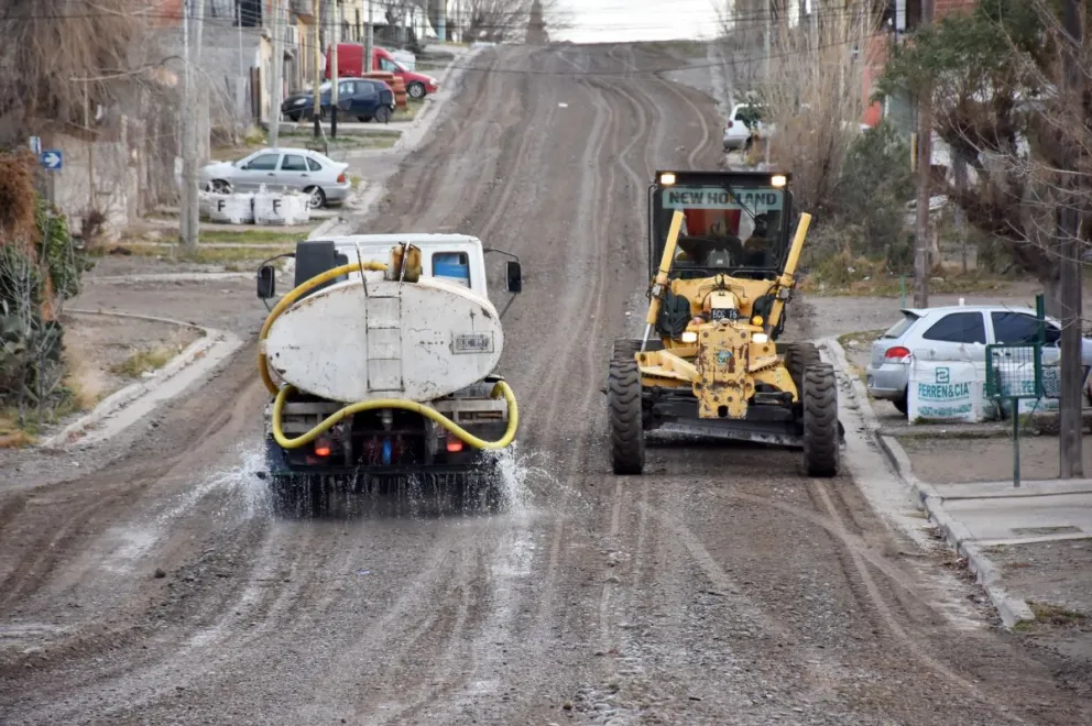 Profundizan tareas de mejoramiento urbano y ambiental en barrio Presidente Perón de Trelew