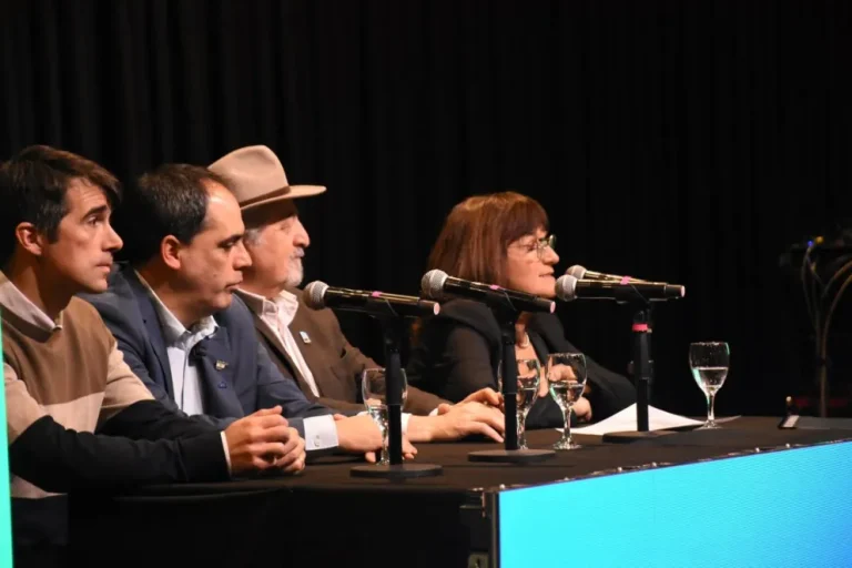 Se realizó la presentación de la XII Feria Internacional del Libro de Comodoro