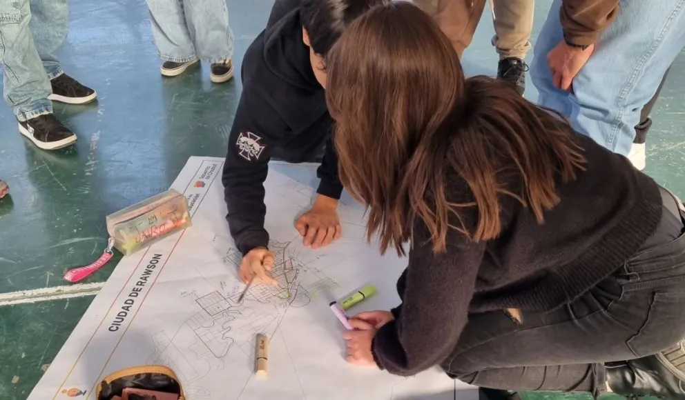 Estudiantes chubutenses construyen sus propios mapas en talleres de cartografía participativa