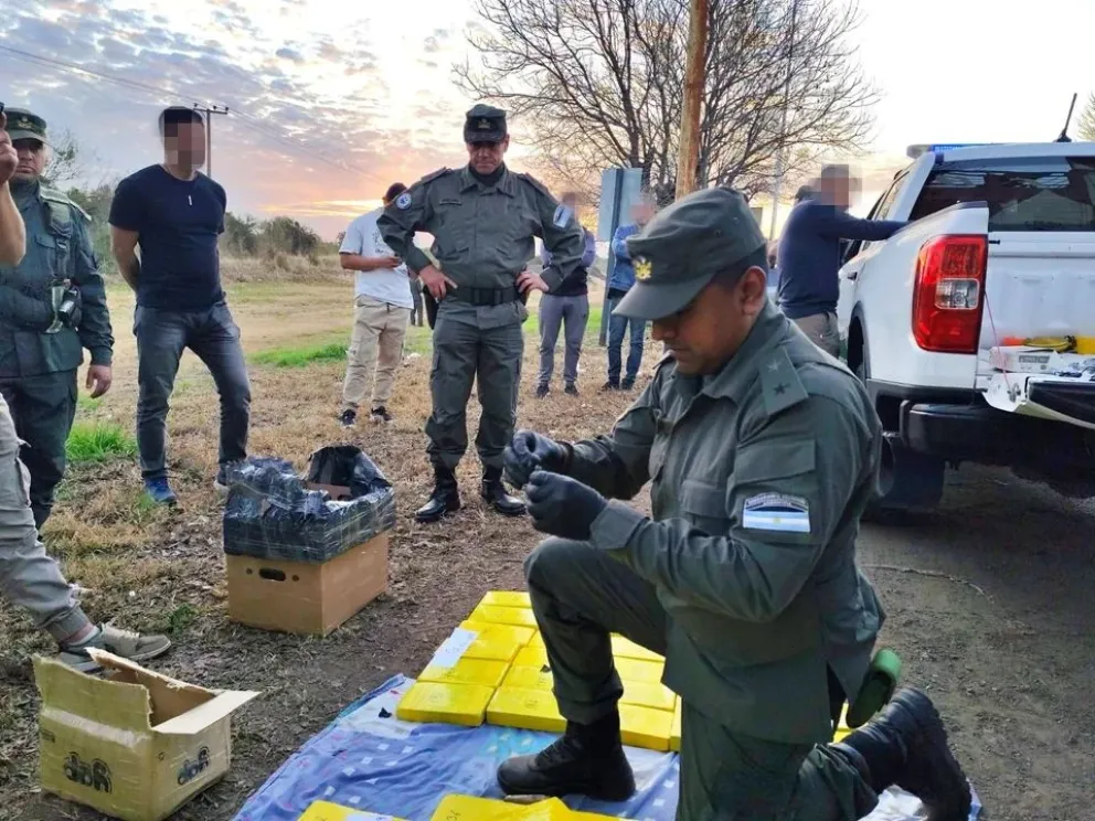 Detectan un camión con 172 kilos de cocaína y detienen a cinco integrantes de una banda narco