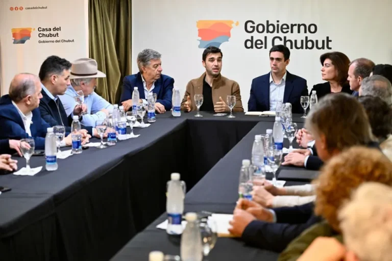 La provincia y las operadoras petroleras ratificaron el Acuerdo de Competitividad y pidieron compromiso de Nación