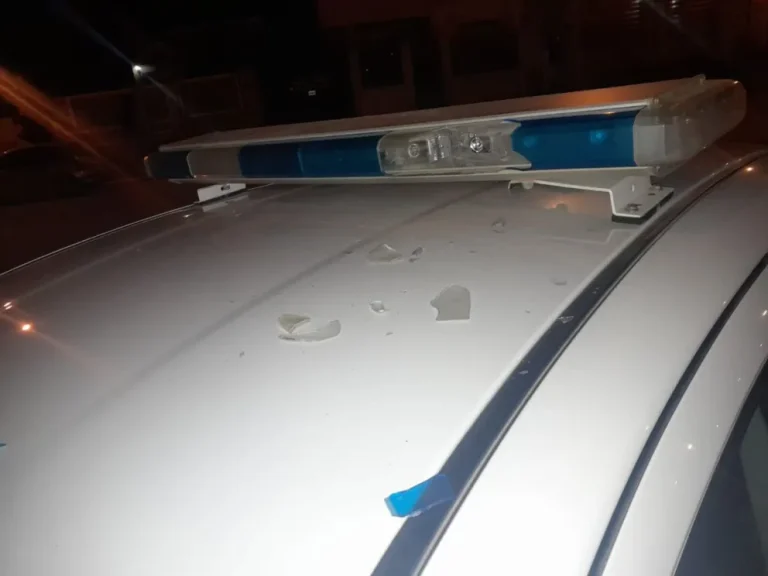 Un chico fue demorado por dañar un patrullero