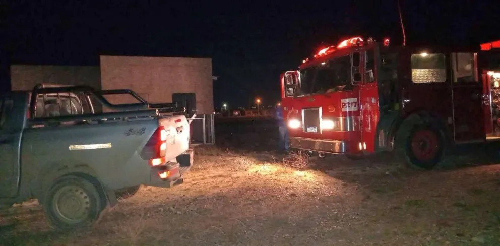 Bomberos sofocaron un principio de incendio intencional en una vivienda en construcción en Puerto Deseado