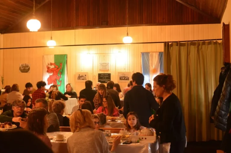 Gaiman celebró los 160 años del desembarco galés con servicios de té en las capillas históricas