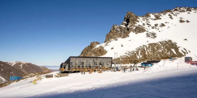 La Hoya cambia de órbita: el centro de esquí pasará al Ministerio de Turismo