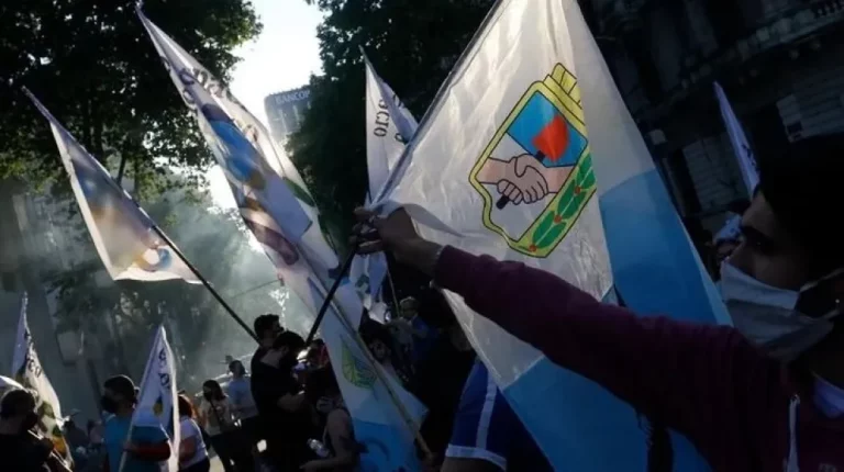 Sin unidad a la vista, el PJ de Chubut irá a internas