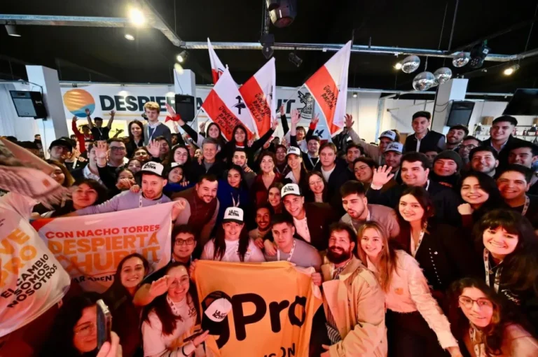 Torres convocó a la juventud a construir “una Argentina normal”