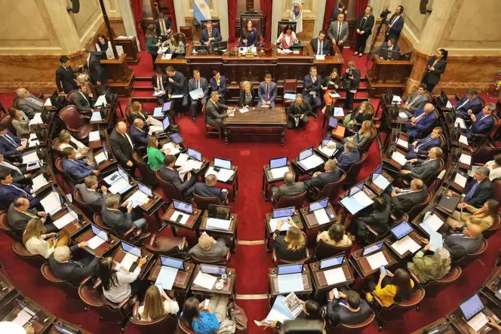 El Senado aprobó la suba de las jubilaciones: ¿pone en jaque el superávit fiscal?