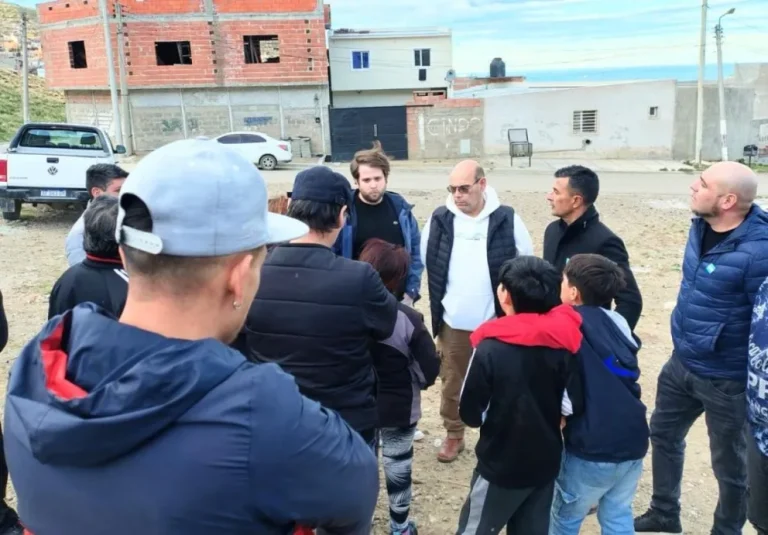 Funcionarios municipales se reunieron con vecinos de barrio Newbery