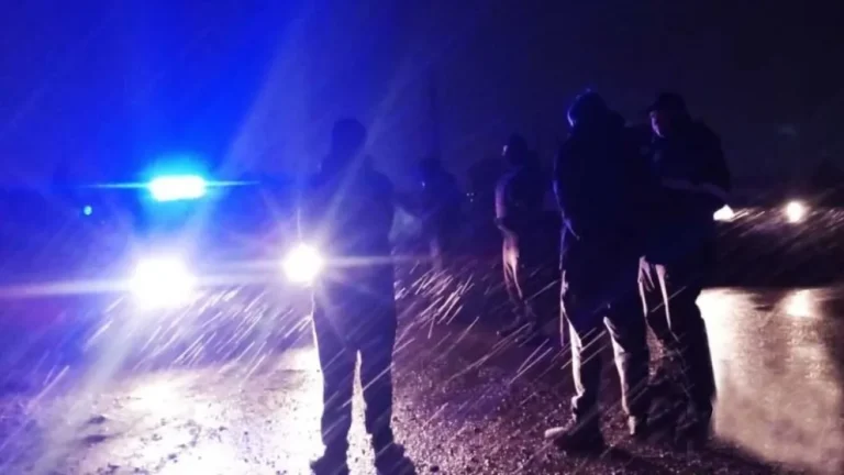 Quisieron ingresar a una casa y fueron capturados tras una persecución