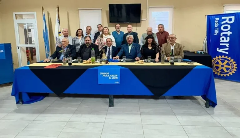 Con un emotivo acto el Rotary de Rada Tilly realizó su cambio de autoridades