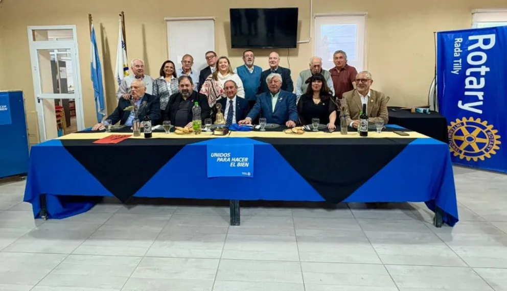 Con un emotivo acto el Rotary de Rada Tilly realizó su cambio de autoridades