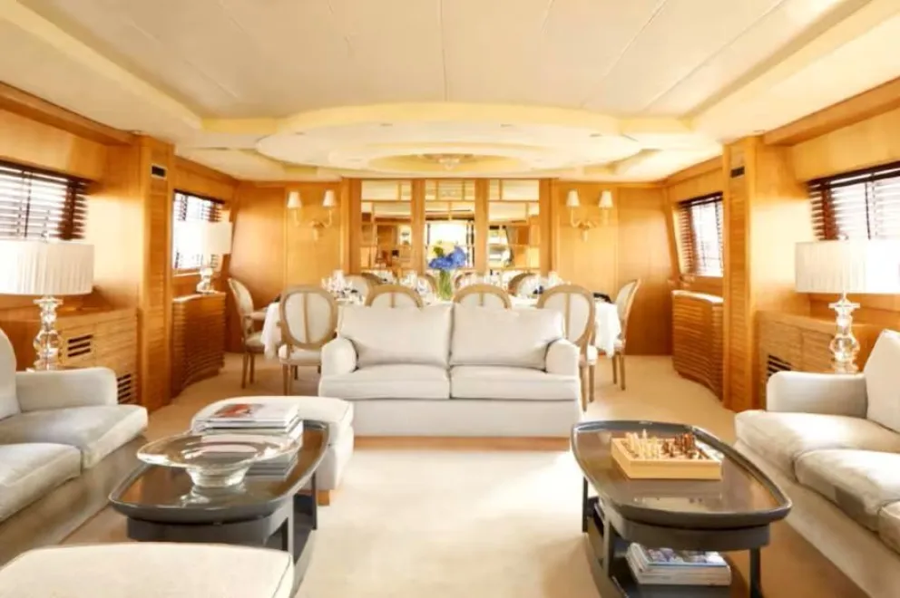 Cómo era el barco de lujo de José Luis Manzano por dentro y cuánto costaba alquilarlo