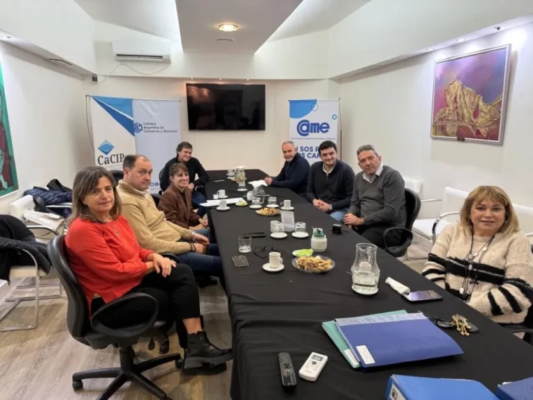 Provincia y la Cámara de Comercio de Comodoro Rivadavia firmaron convenio para impulsar la capacitación y la inserción laboral