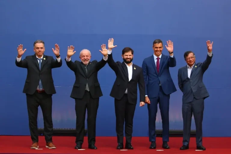 Boric, Lula, Sánchez, Petro y Orsi se unen en Chile