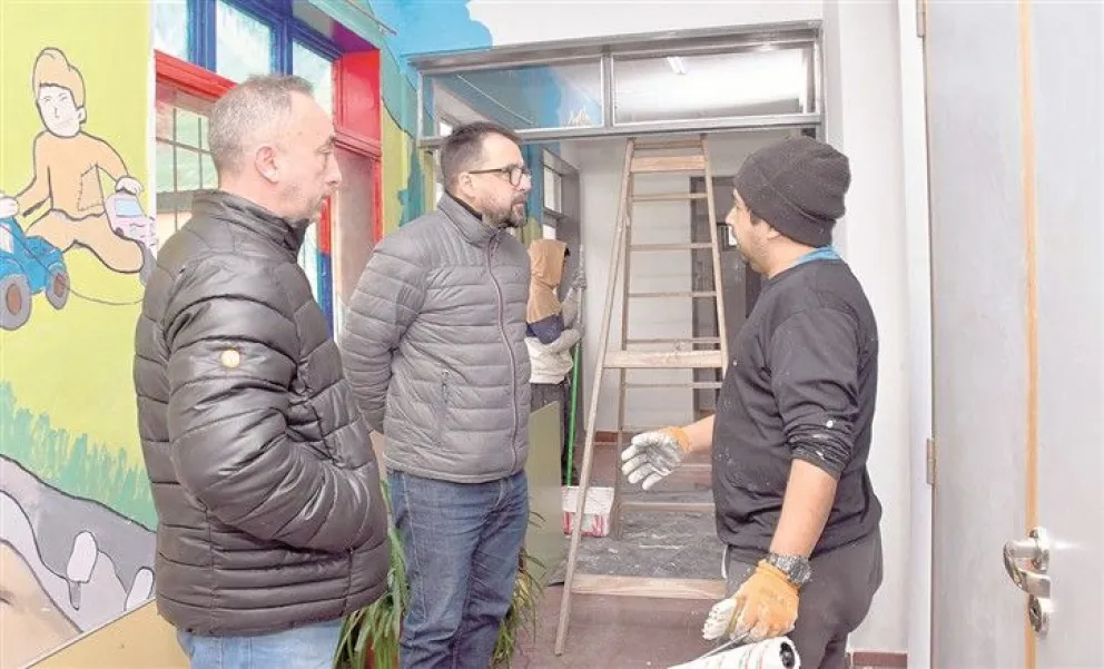 Esquel: El Municipio continúa con el Programa de Mantenimiento Escolar