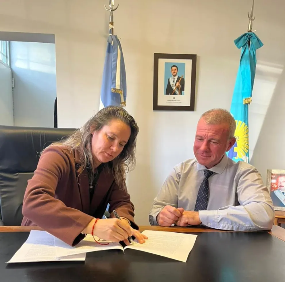 Provincia firmó un convenio de cooperación para el Uso de Prácticas Profesionales Productivas en Gaiman