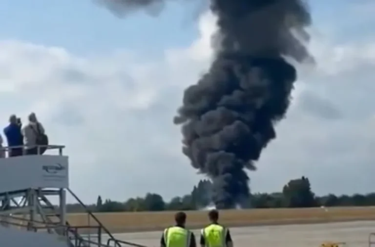 Se estrelló un avión tras despegar del aeropuerto de Southend de Londres