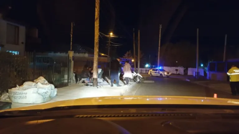 Motociclista herido tras impactar contra un poste en Ciudadela