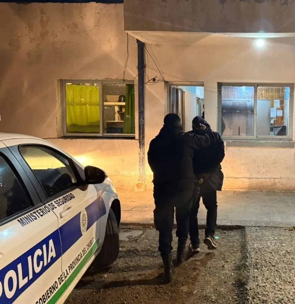 Detuvieron a un excampeón de futsal por robar una cubierta