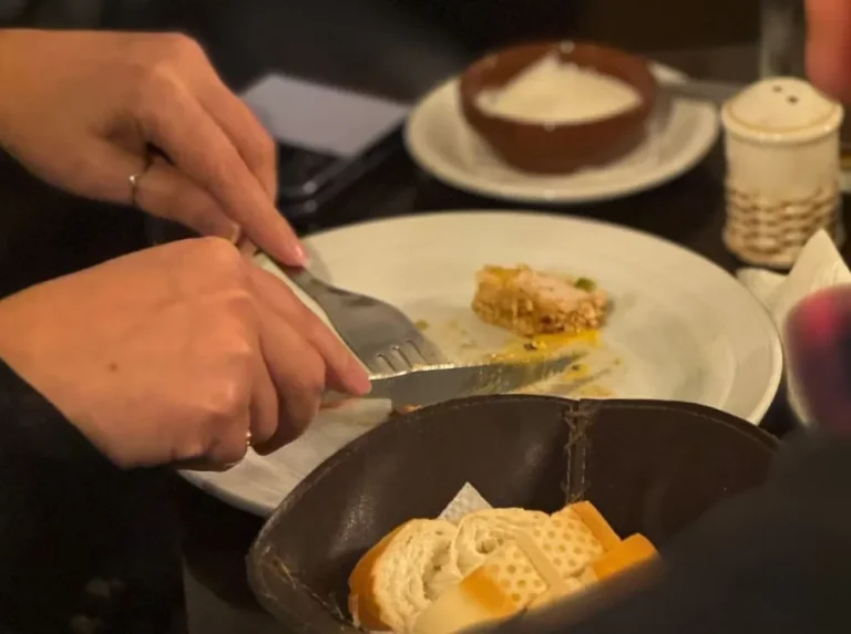 Día del Amigo: Locales gastronómicos se llenaron, pero este año no hubo recambio de clientes