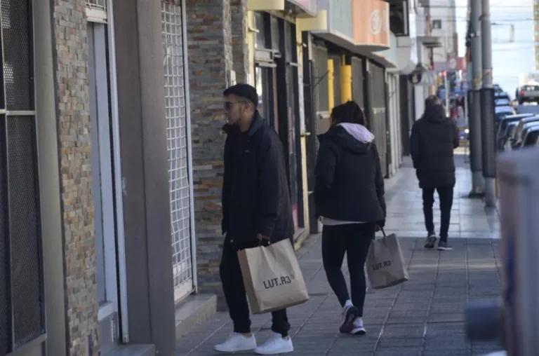 Desde Comercio indican: “hemos sufrido la baja de al menos 500 puestos de trabajo”