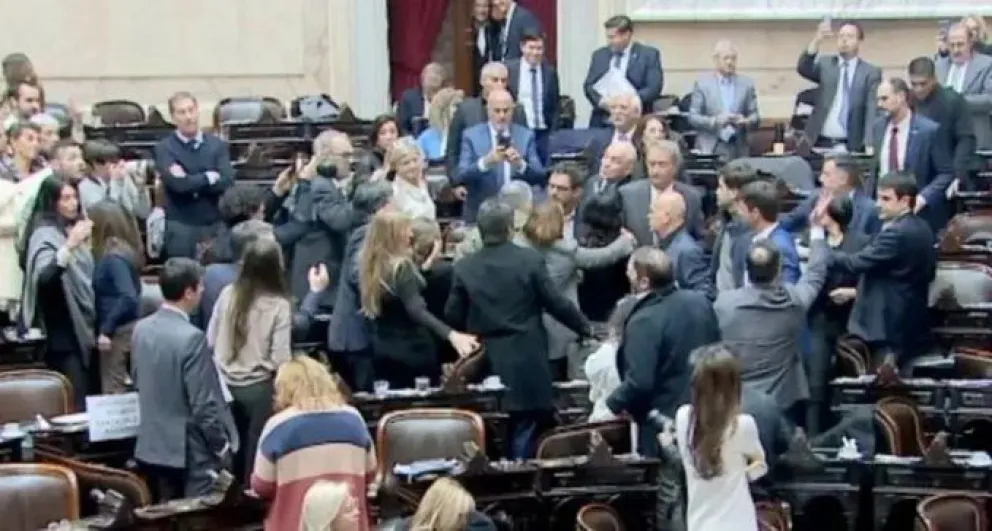 La guerra en la Franja de Gaza desató un feroz escándalo a los gritos en el Congreso