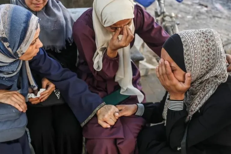 Gaza enfrenta un brote de meningitis infantil en medio del colapso sanitario