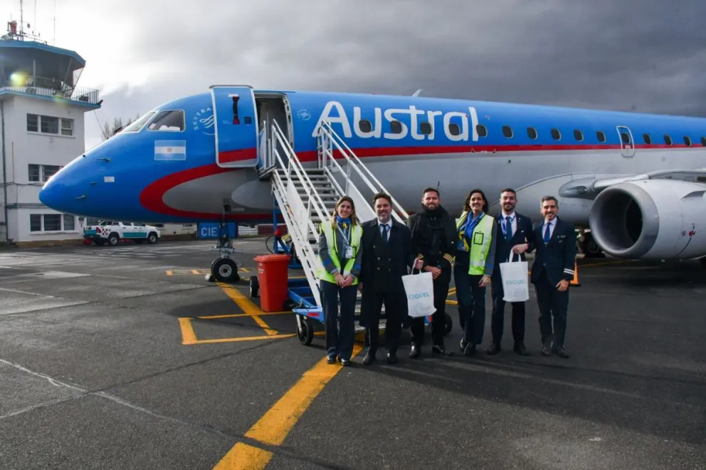 Esquel celebra su primer vuelo directo desde Córdoba 