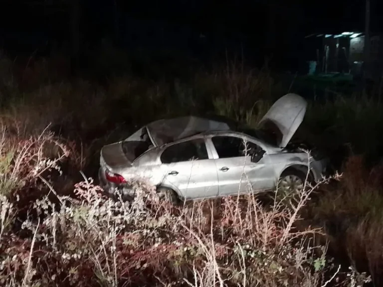Vuelco en la Ruta 40: el conductor salió ileso