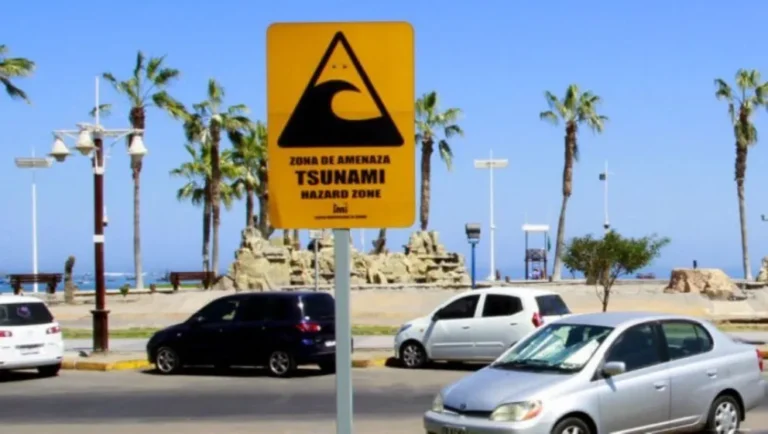 Chile continúa en alerta por posible tsunami tras sismo en Rusia