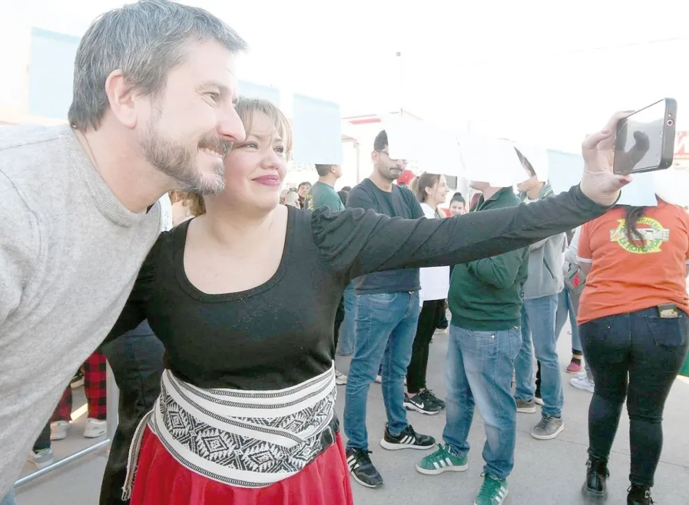 “Muni con Vos” en Trelew: una propuesta que  conecta al vecino, ofrece recreación y agiliza trámites