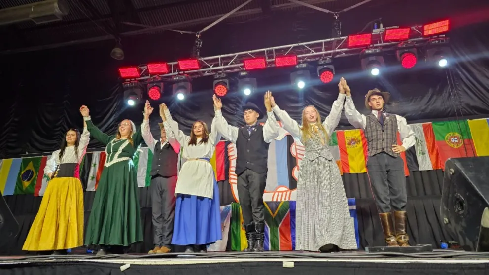 Noche de Pioneros: una celebración viva de la identidad cultural de Comodoro