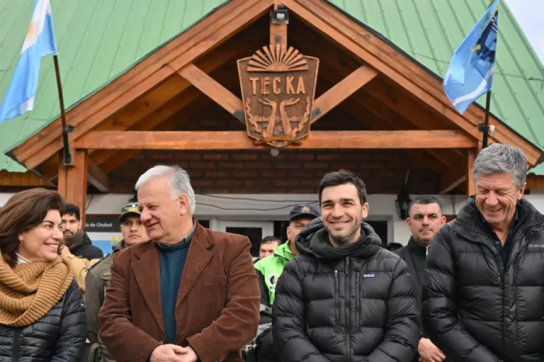 Torres en el aniversario de Tecka: “Defender nuestra identidad es poner la bandera de Chubut por encima de cualquier color político”