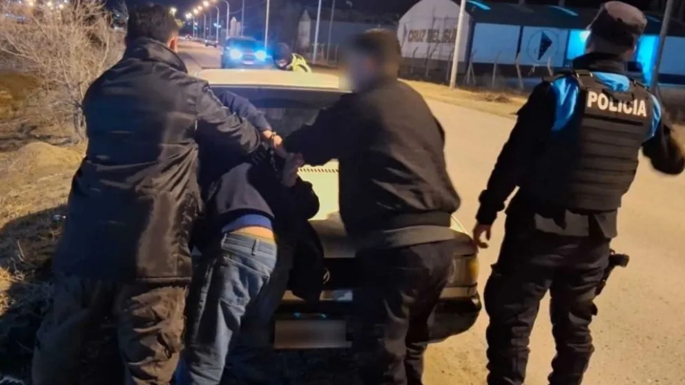 Intentaron engañar a la Policía en un control vehicular: simularon un desperfecto