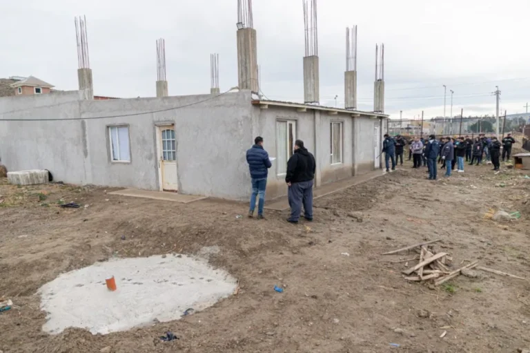 Terreno usurpado con tres construcciones fue recuperado por el Municipio