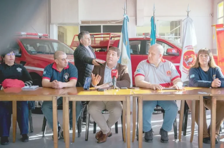 Rawson acompañó convocatoria de Bomberos y adelantó un proyecto para garantizar financiamiento del servicio de prevención de incendios