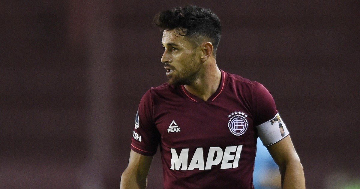 Lautaro Acosta durísimo con el arbitraje de Hernán Mastrángelo: "Es un referí complicado, dirige cuando hay un equipo del poder"