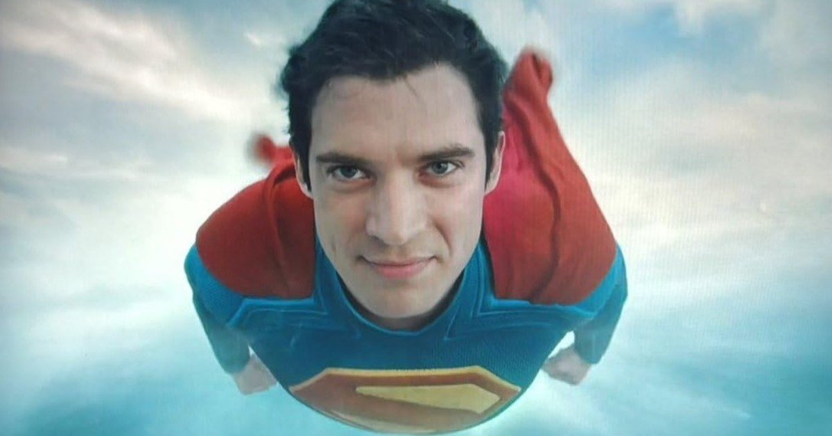 Superman 2025 tiene preestrenos hoy: por qué esta versión emociona y sorprende