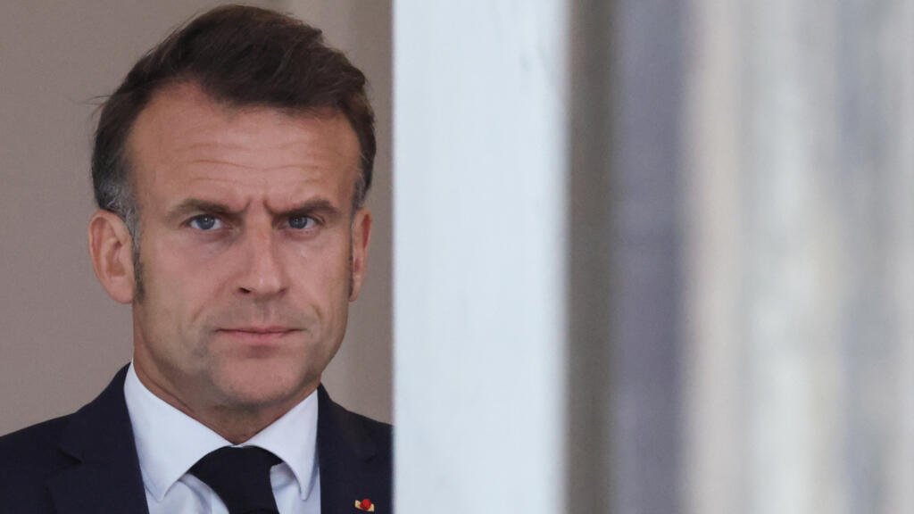 Tensión Francia - Argelia: Macron busca limitar visas diplomáticas ante diferencias migratorias